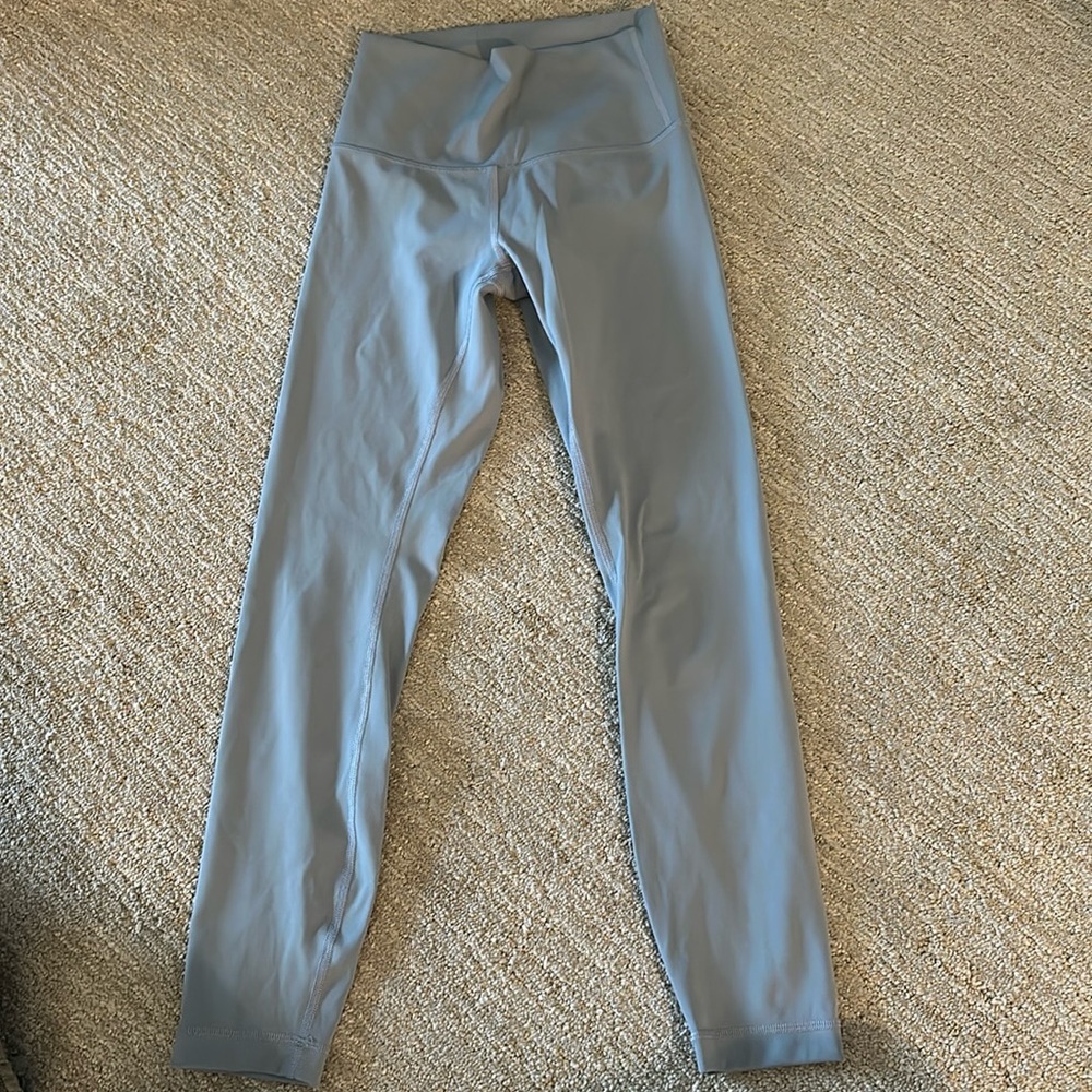 Lulumon size 6, 25 inch length align leggings